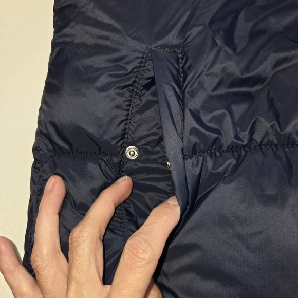 Old Navy Women's Navy Blue Zip Up Puffer Vest with Pockets Size Medium - Picture 2 of 6